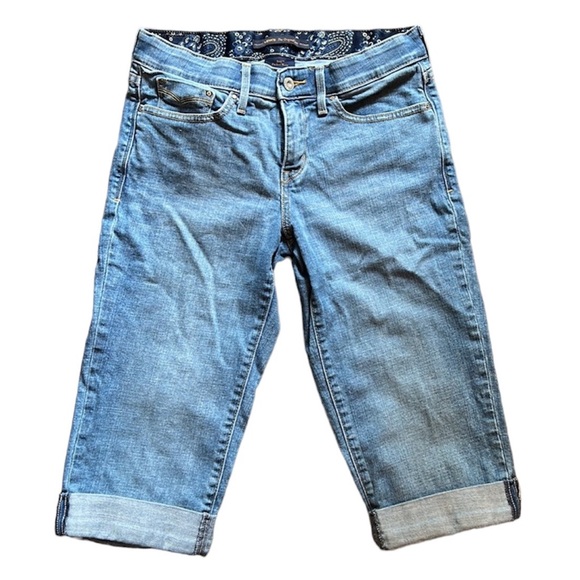 Girls Size 6 Levi’s The Original Jeans Bermuda shorts sewn cuffed - Picture 2 of 10